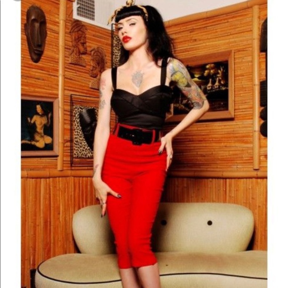 MEDIUM EUC Pinup Couture Deadly Dames Red Capris